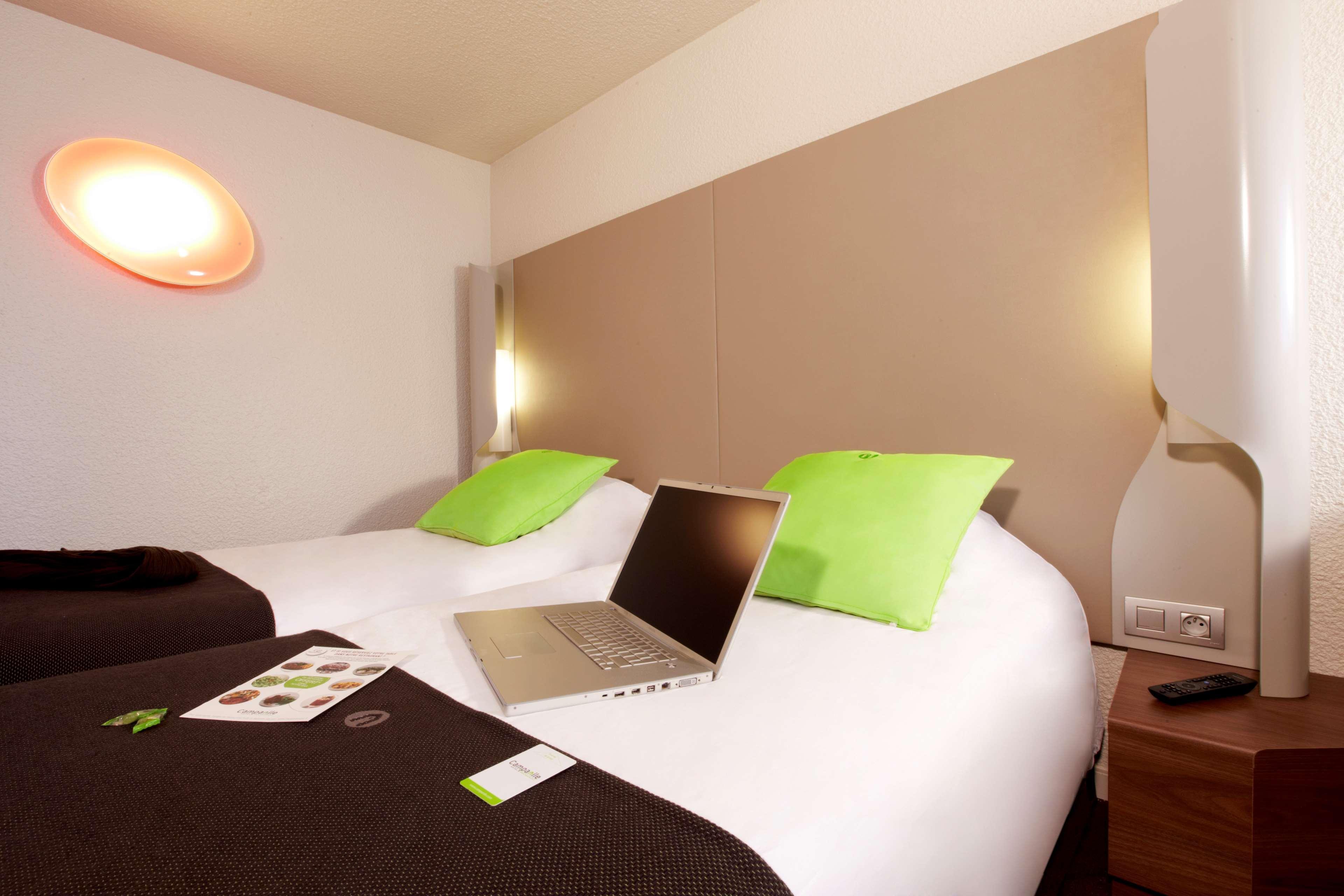 Hotel Campanile Orléans Nord - Saran Esterno foto