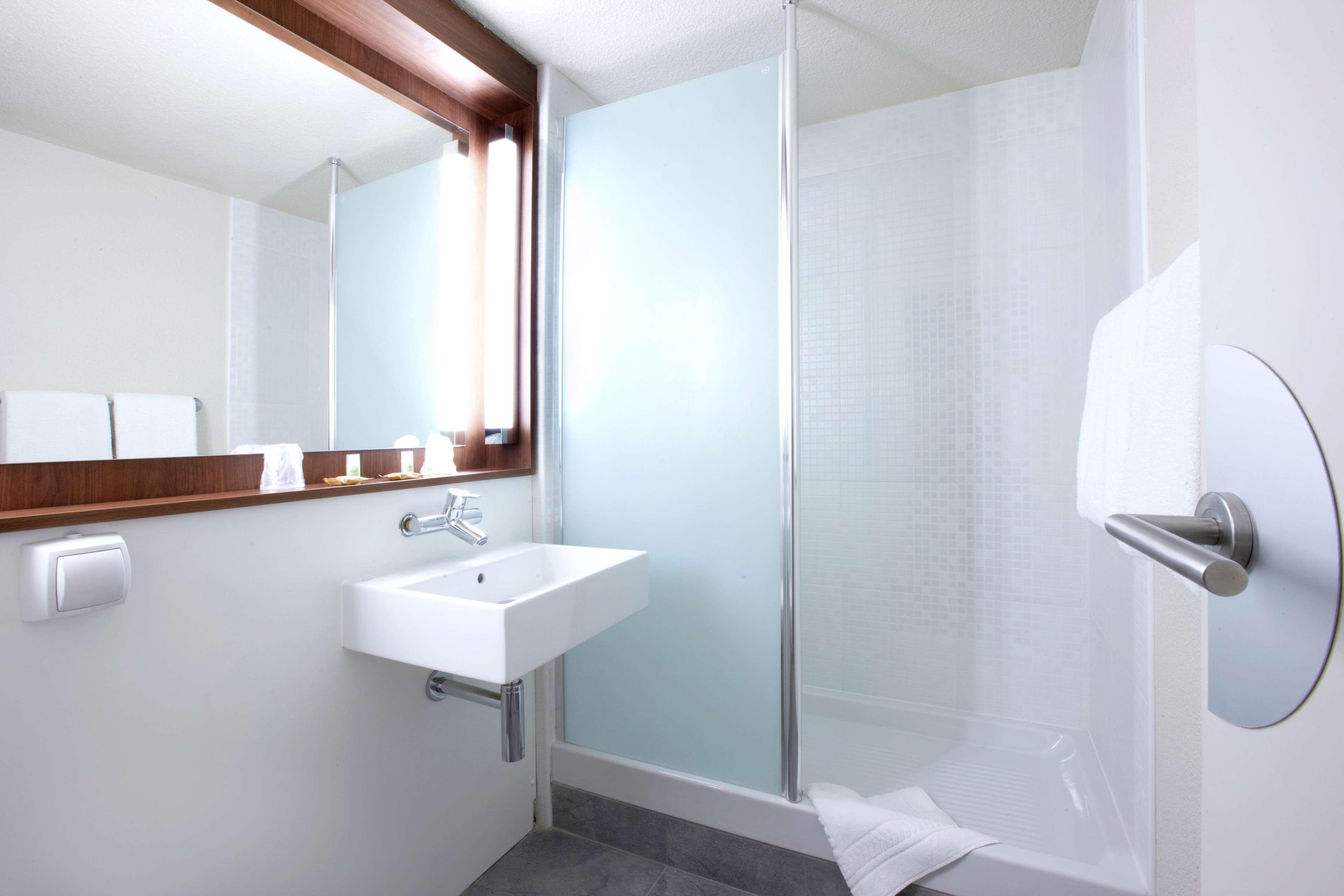 Hotel Campanile Orléans Nord - Saran Esterno foto