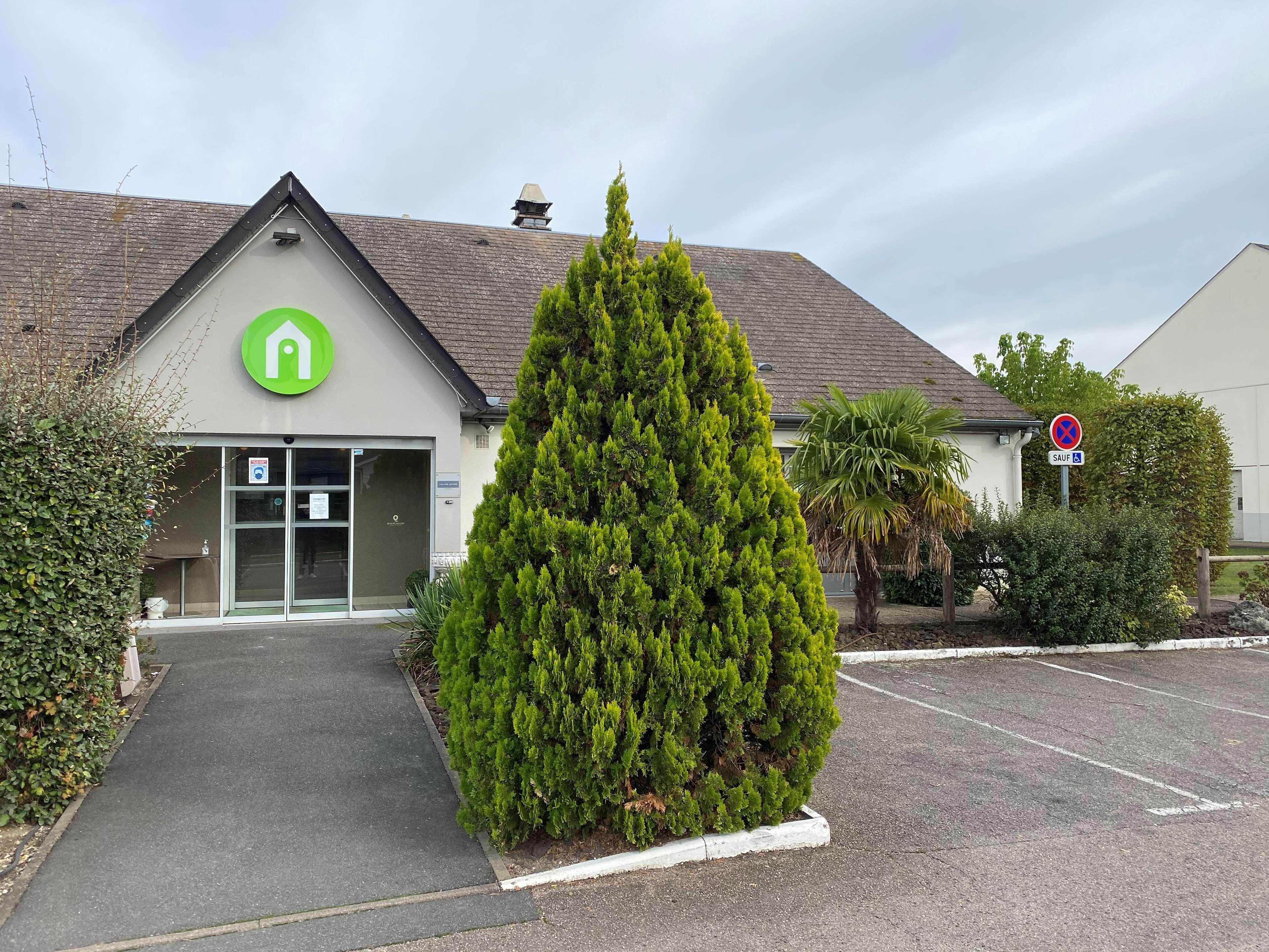 Hotel Campanile Orléans Nord - Saran Esterno foto