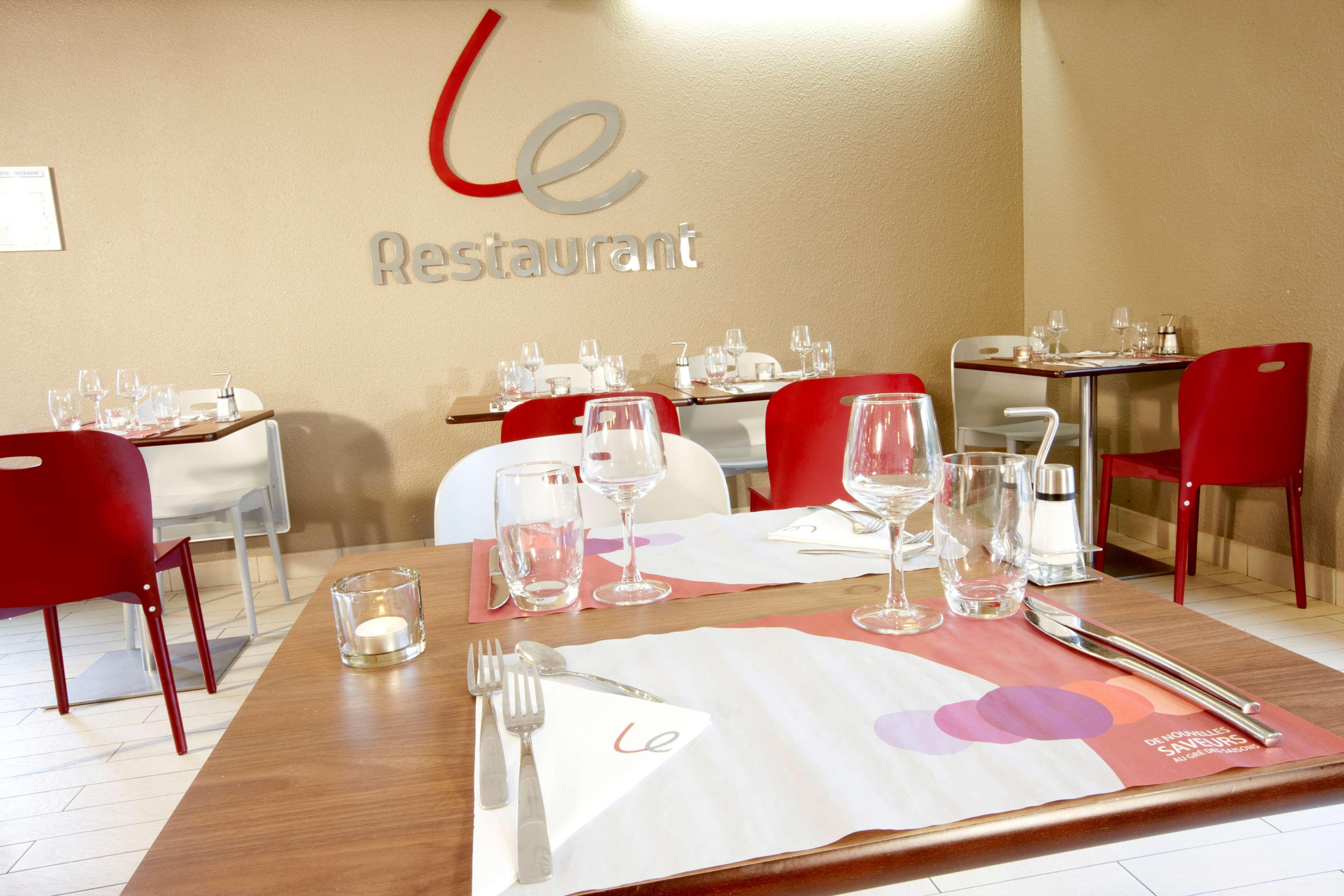 Hotel Campanile Orléans Nord - Saran Esterno foto